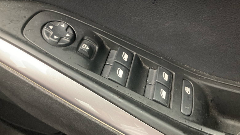 Vauxhall Grandland 1.2 Turbo Design 5dr Petrol Hatchback